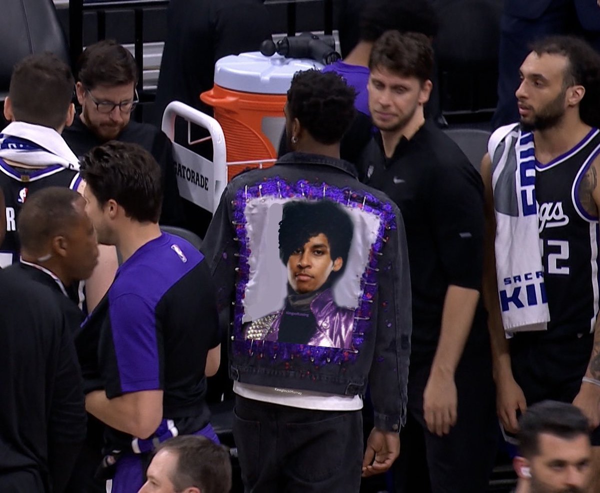 KeeGlockMurray's tweet image. I think Malik got on the wrong jacket @AhmadMonk  #LightTheBeam