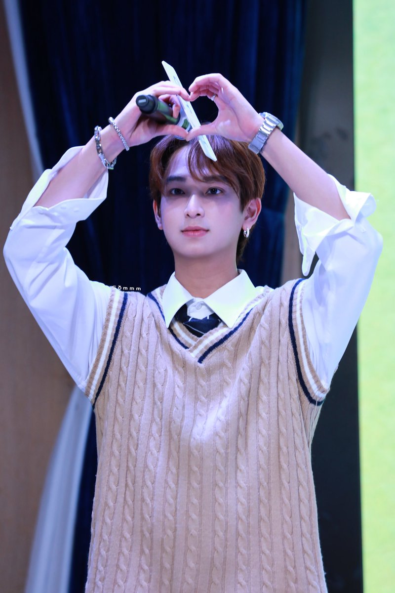 ☺︎ 𝟐𝟓𝟎𝟑𝟎𝟖｜𝐂𝐇𝐈𝐌𝐎𝐍 𝟏𝐒𝐓 𝐅𝐀𝐍𝐒𝐈𝐆𝐍 𝐒𝐇𝐀𝐍𝐆𝐇𝐀𝐈

🫶🏻🫶🏻🫶🏻 <a href="/Chimonac/">ชิม่อนไงจะใครหล่ะ🙈</a> 

#ChimonFansignShanghai
#ChimonWachirawit
#ชิม่อนไงจะใครหล่ะ