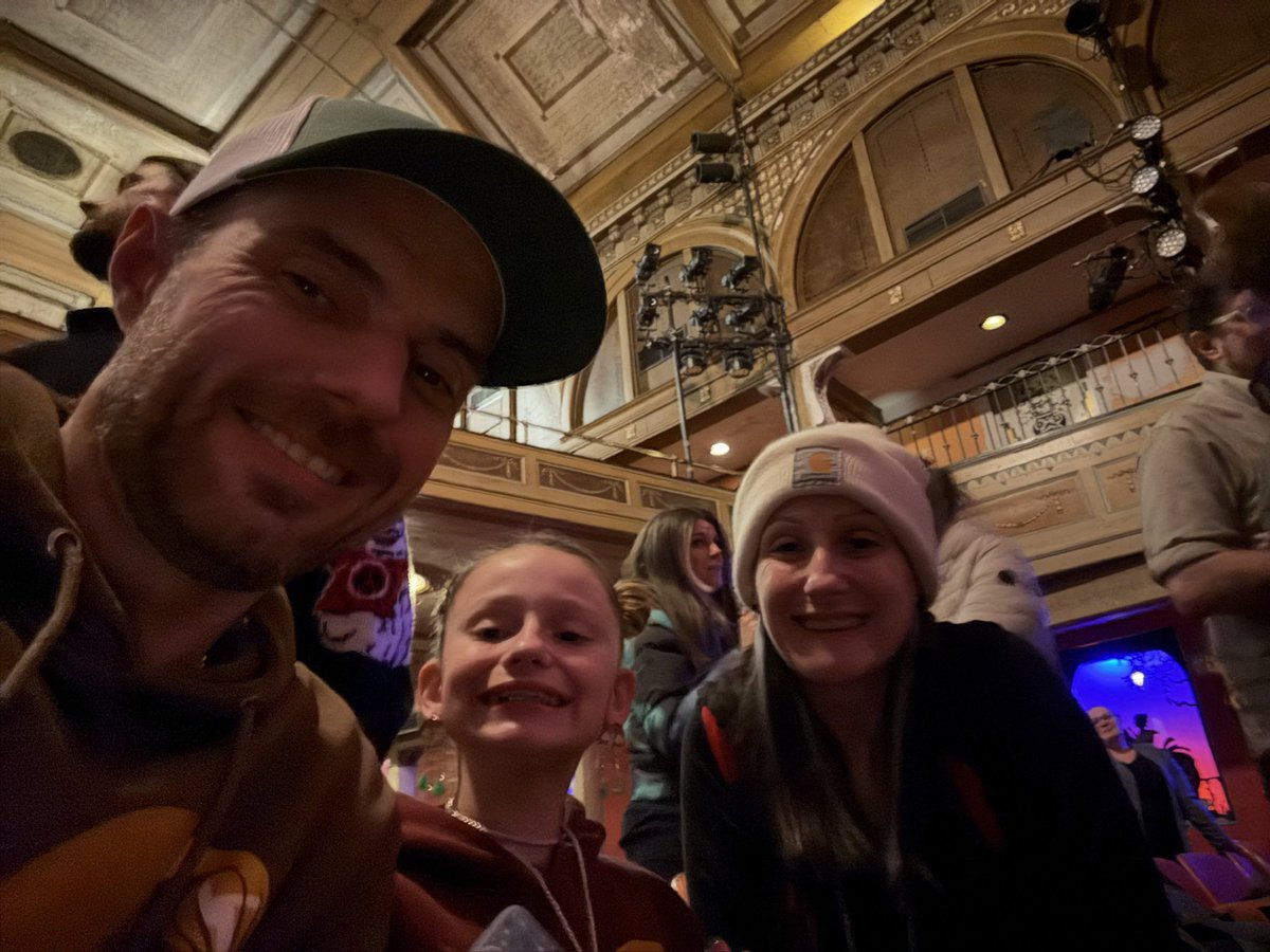 PortalHead's tweet image. @TheMusicHall @aronmagner @BarberShreds #setbreak