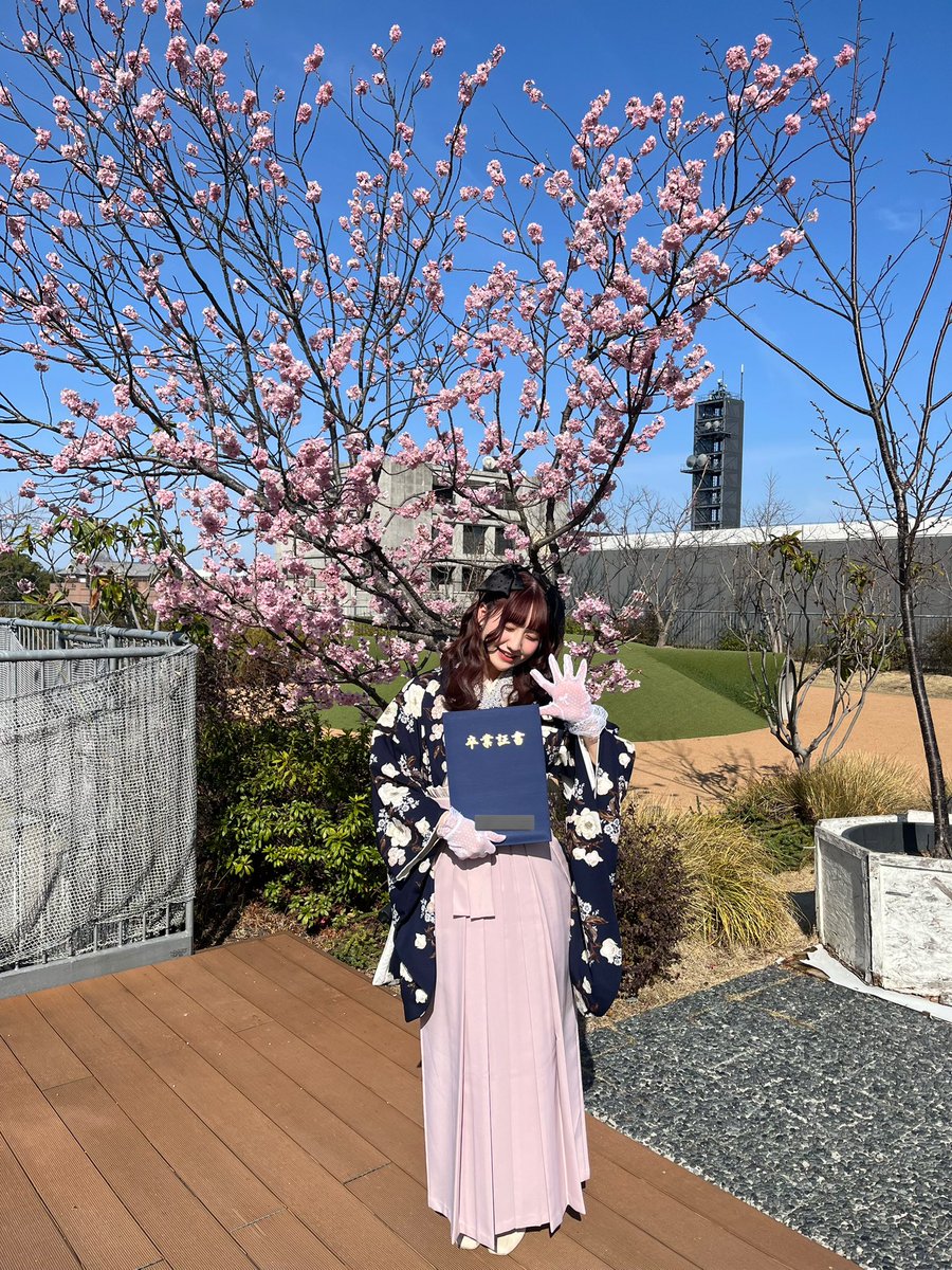 a3erai's tweet photo. ぽんこつ看護学生卒業できた！💐 https://t.co/J8DDopTC5w