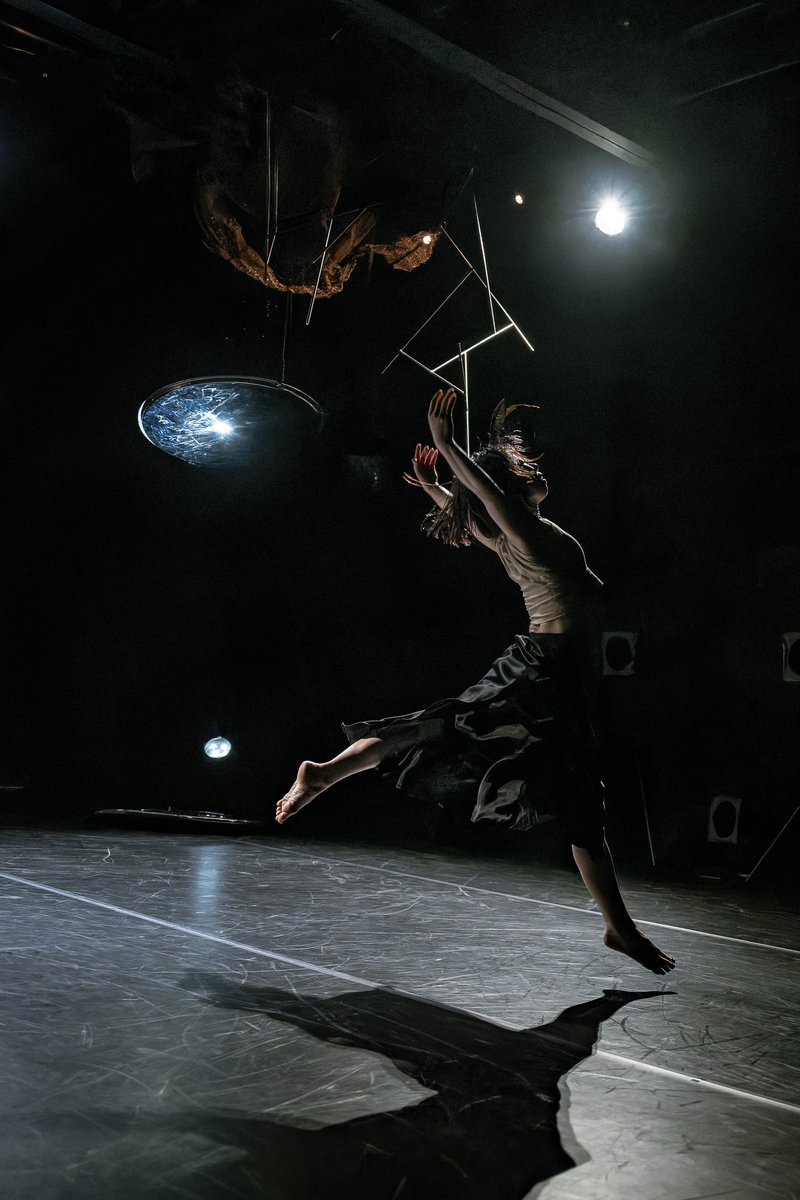 【当日券情報】
はなもとゆか×マツキモエ Contemporary dance solo creation vol.1『AISTHESIS』 

初日は大好評でした。
本日3月8日14時の回、19時の回ともに当日券がございます。是非お越しください！

撮影：井上 嘉和
Photo by yoshikazu inoue