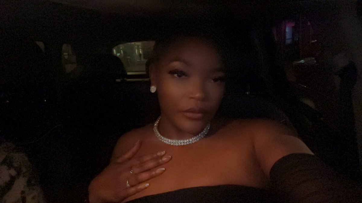 __PrettyyDee__'s tweet photo. It’s been a while hey twitter 💕😘 https://t.co/aOlgdYF2JC