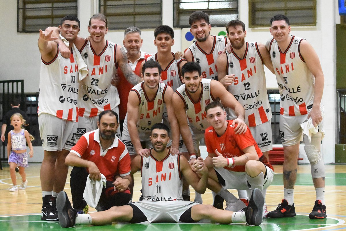 🦅 | 𝐂𝐎𝐍𝐓𝐔𝐍𝐃𝐄𝐍𝐓𝐄 𝐕𝐈𝐂𝐓𝐎𝐑𝐈𝐀 𝐃𝐄 𝐒𝐀𝐍𝐈

🏆 | <a href="/LigaARGbasquet/">La Liga Argentina</a>

✖️ <a href="/BasquetParque/">Barrio Parque Basquet</a> (4-9) 57-78 (8-6) <a href="/club_sanisidro/">San Isidro</a> ✔️

San Isidro se quedó con el duelo cordobés y alcanzó el tercer festejo seguido. <a href="/NBuchaillot/">Nahuel Bucha</a> lideró al Halcón con 15 pts.

📸 <a href="/BasquetParque/">Barrio Parque Basquet</a>