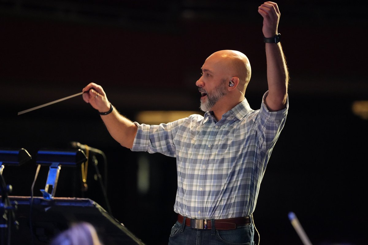 Sonic Symphony (@sonicsymphtour) on Twitter photo ✨ It makes a world of a difference when the conductor is really excited about the music 🎶 and we’re always happy to have the wonderful Maestro <a href="/ZJDelgado/">Jose Delgado</a> ! ✨ It makes a world of a difference when the conductor is really excited about the music 🎶 and we’re always happy to have the wonderful Maestro <a href="/ZJDelgado/">Jose Delgado</a> !