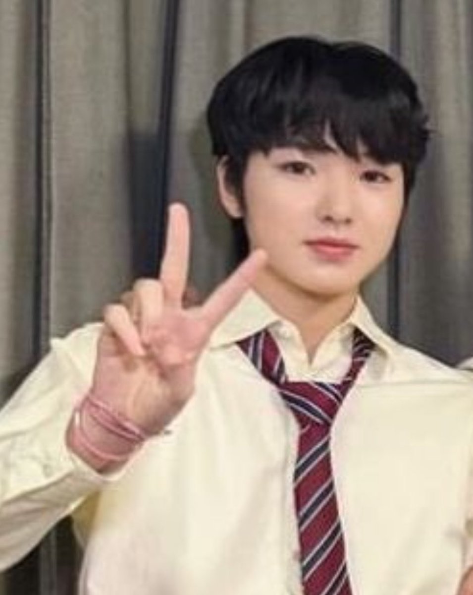 니 도대체 몇살이고……….