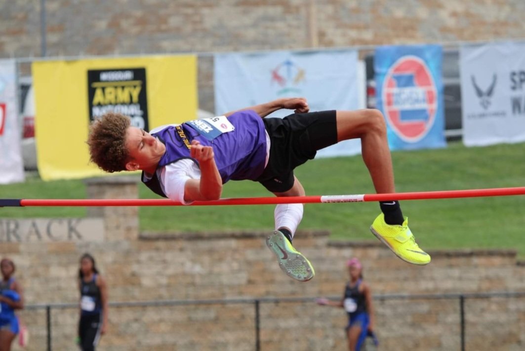 Getting closer to that time again <a href="/JalenKnox0906/">Jalen Knox</a>! Track season is upon us <a href="/SlaterSchools/">Slater Schools</a>  <a href="/GracelandFB/">Graceland Football</a> #fastcats