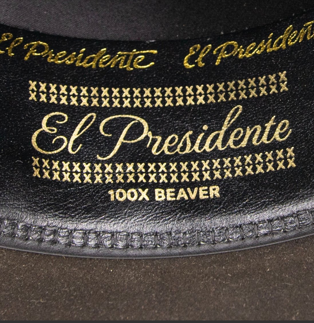 AndrewOneStark's tweet photo. Y mi Texana Stetson 100X la ocuparía hoy y #Beky la mando al tratamiento, ni hablar TRAKAS HDSPM @LuisRConriquez hay pretexto para vernos nuevamente el 2025.

Ódiame Más 🦅 https://t.co/mxXsjzV0f8