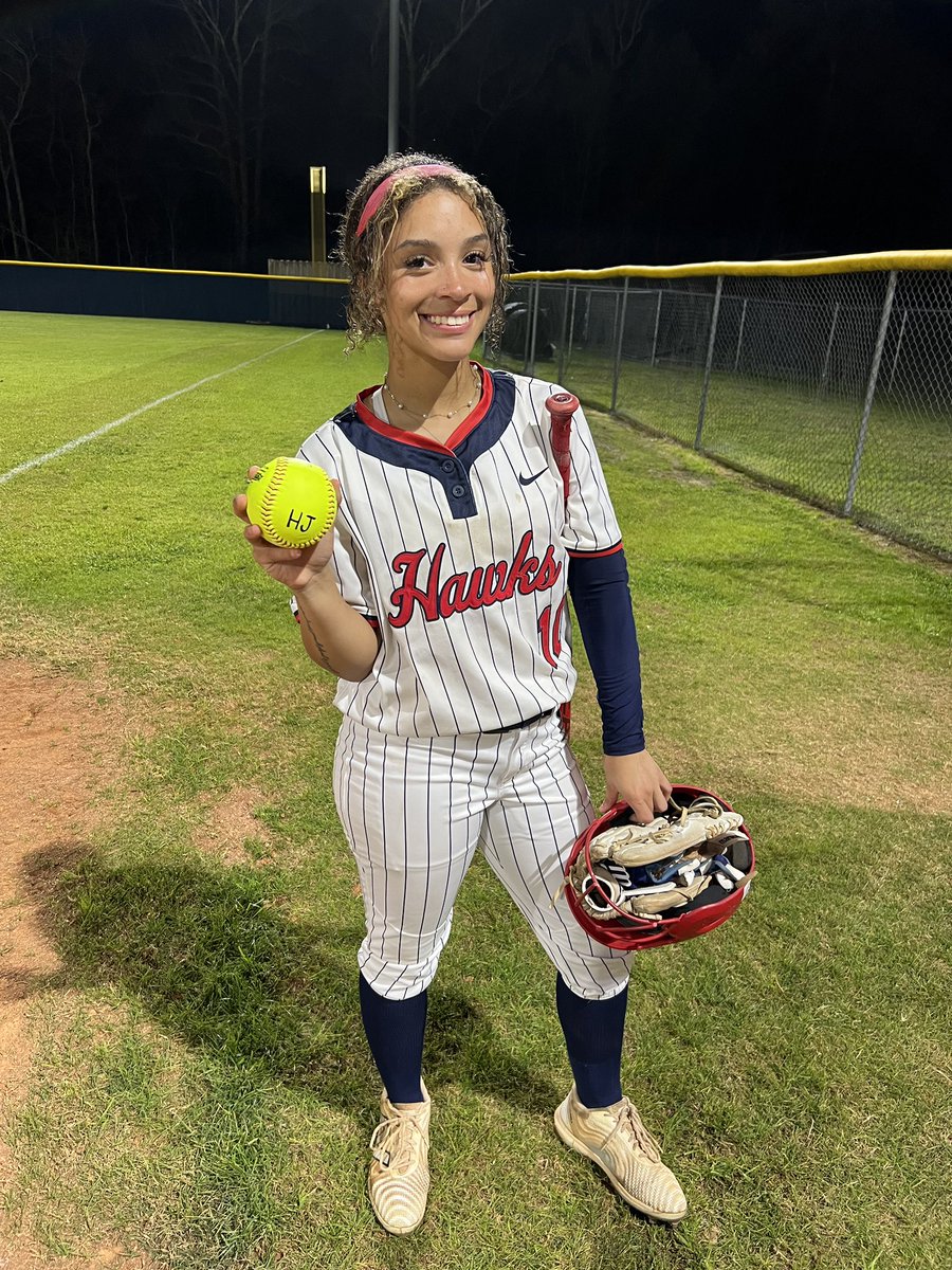 terrianac03's tweet photo. Last first district home game. Starting the game with 💣 #2! https://t.co/PdKSqXybO6