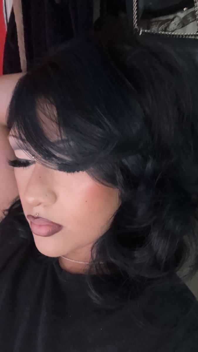 missing my nostril piercings 🥲