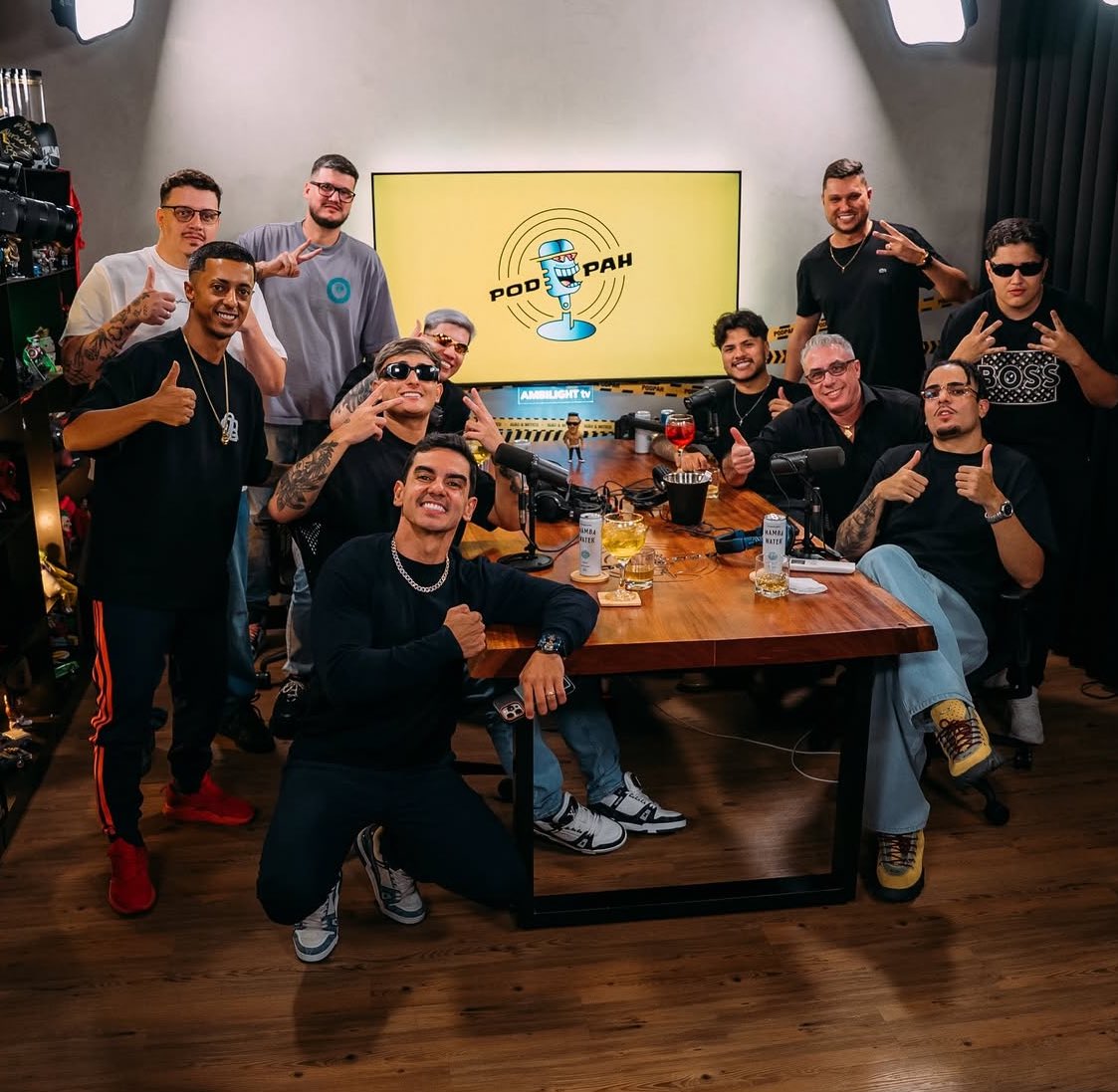 Portal_Insider's tweet photo. 🚨 Yuri22 e Dona participaram do episódio histórico de hoje do Podpah, e a tropa do BDY esteve presente!

Essa foi goti! 🤯 https://t.co/EVUNxUFeO1