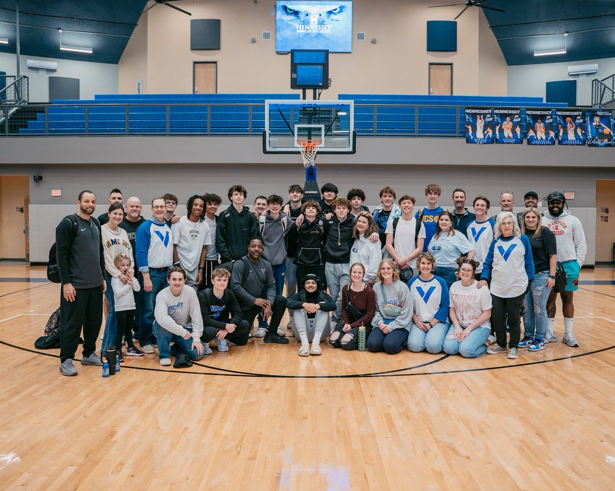 VCS Basketball tweet media