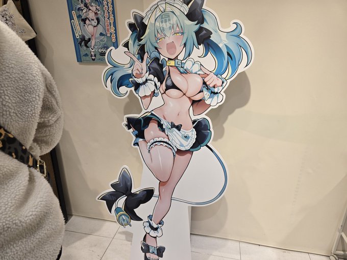 等身大イヨ!
並びすぎてゆっくりツーショットとかは撮れない!落ち着いたときにだね 