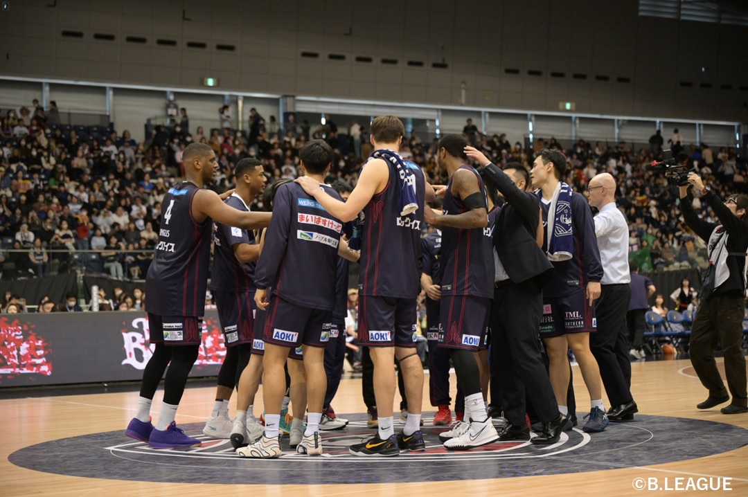 Basketball_mgz's tweet photo. ＿＿＿＿＿＿＿＿＿＿
 　🏀記事公開！✍
￣￣￣￣￣￣￣￣￣￣
◆リポート◆
横浜ビー・コルセアーズ

今回は、横浜ビー・コルセアーズにスポットをあてました。河村勇輝選手退団後、全員で戦う集団へと変貌を遂げつつあるチームの“今”をスポーツライターの永塚和志さん（@kaznagatsuka）に追っていただきました｡
▶https://t.co/N7F7xLyATf

#横浜ビー・コルセアーズ  
#Bリーグ