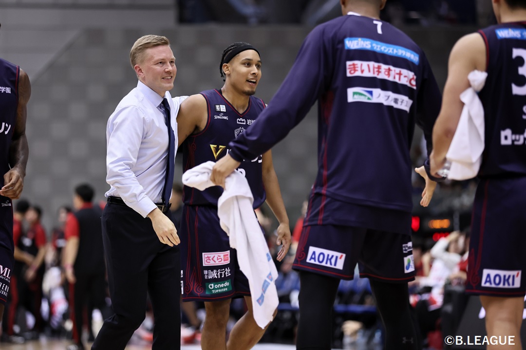 Basketball_mgz's tweet photo. ＿＿＿＿＿＿＿＿＿＿
 　🏀記事公開！✍
￣￣￣￣￣￣￣￣￣￣
◆リポート◆
横浜ビー・コルセアーズ

今回は、横浜ビー・コルセアーズにスポットをあてました。河村勇輝選手退団後、全員で戦う集団へと変貌を遂げつつあるチームの“今”をスポーツライターの永塚和志さん（@kaznagatsuka）に追っていただきました｡
▶https://t.co/N7F7xLyATf

#横浜ビー・コルセアーズ  
#Bリーグ