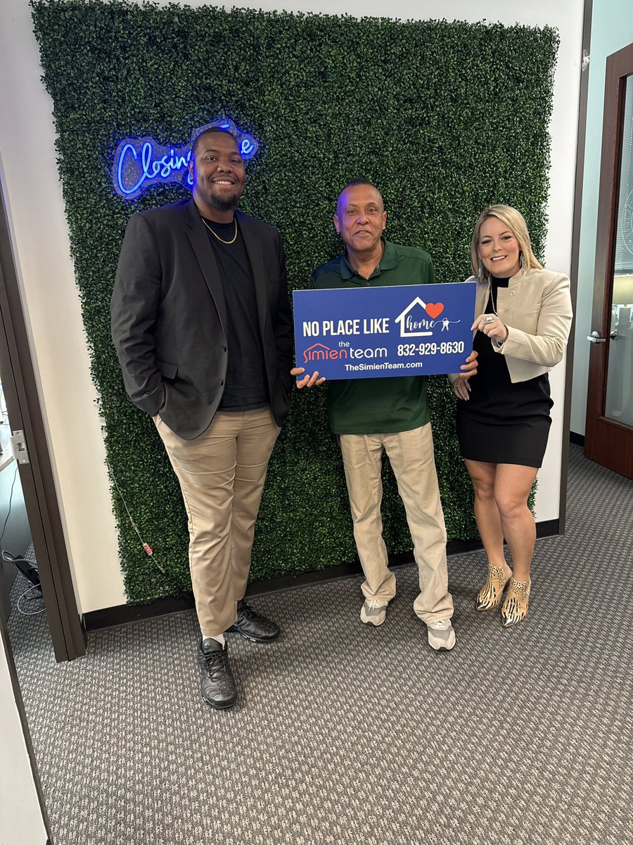 🏡Closing day is the best day! #thesimienteam #simienproperties #houstonrealtors