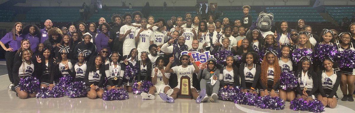 StarSportsFeed's tweet photo. The Ridge View Blazers, your 2024-2025 SCHSL Class 5A Division 1 Boys Basketball State Champions https://t.co/cT2xOSzu7z