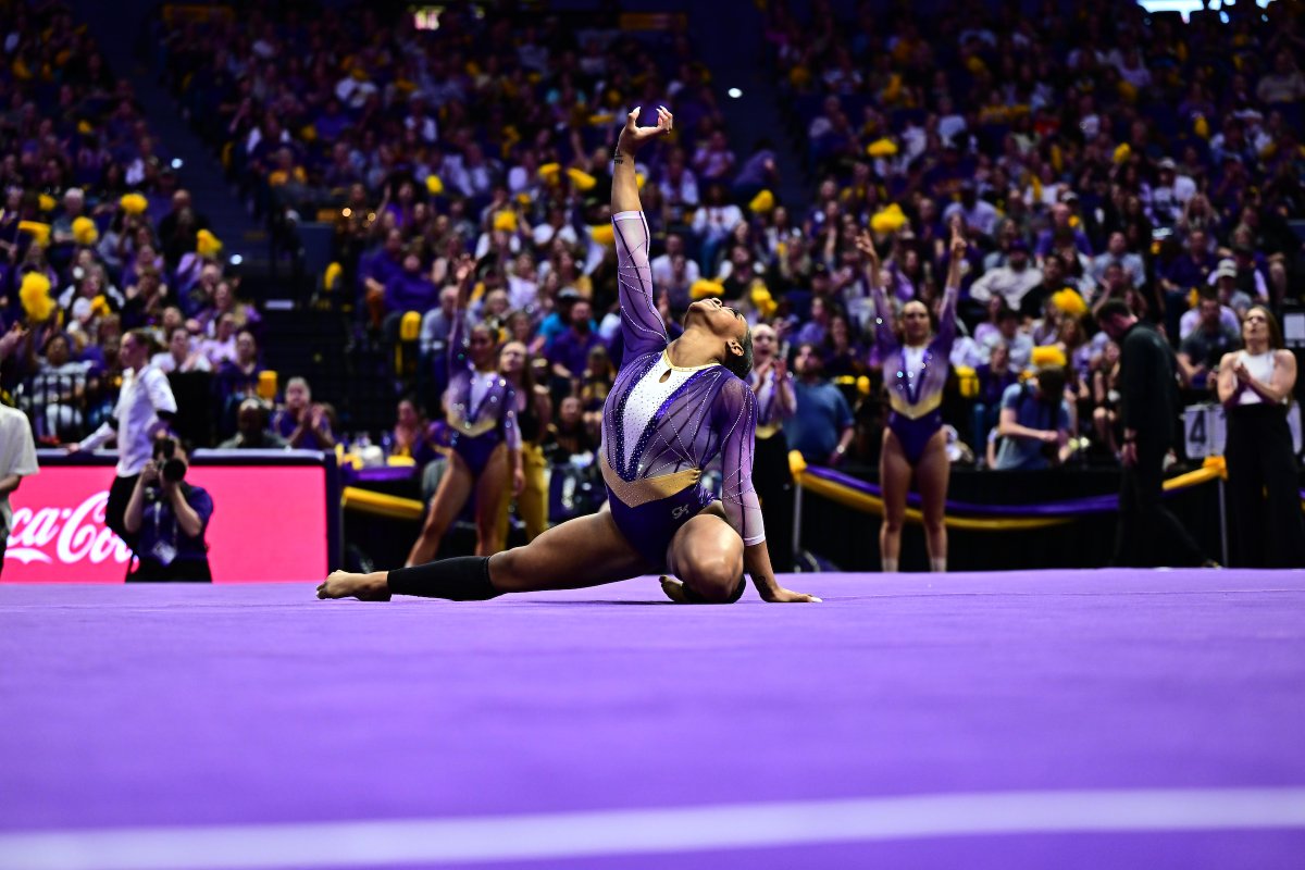 Amari on floor >>>

That's a 9.95 for the sophomore!