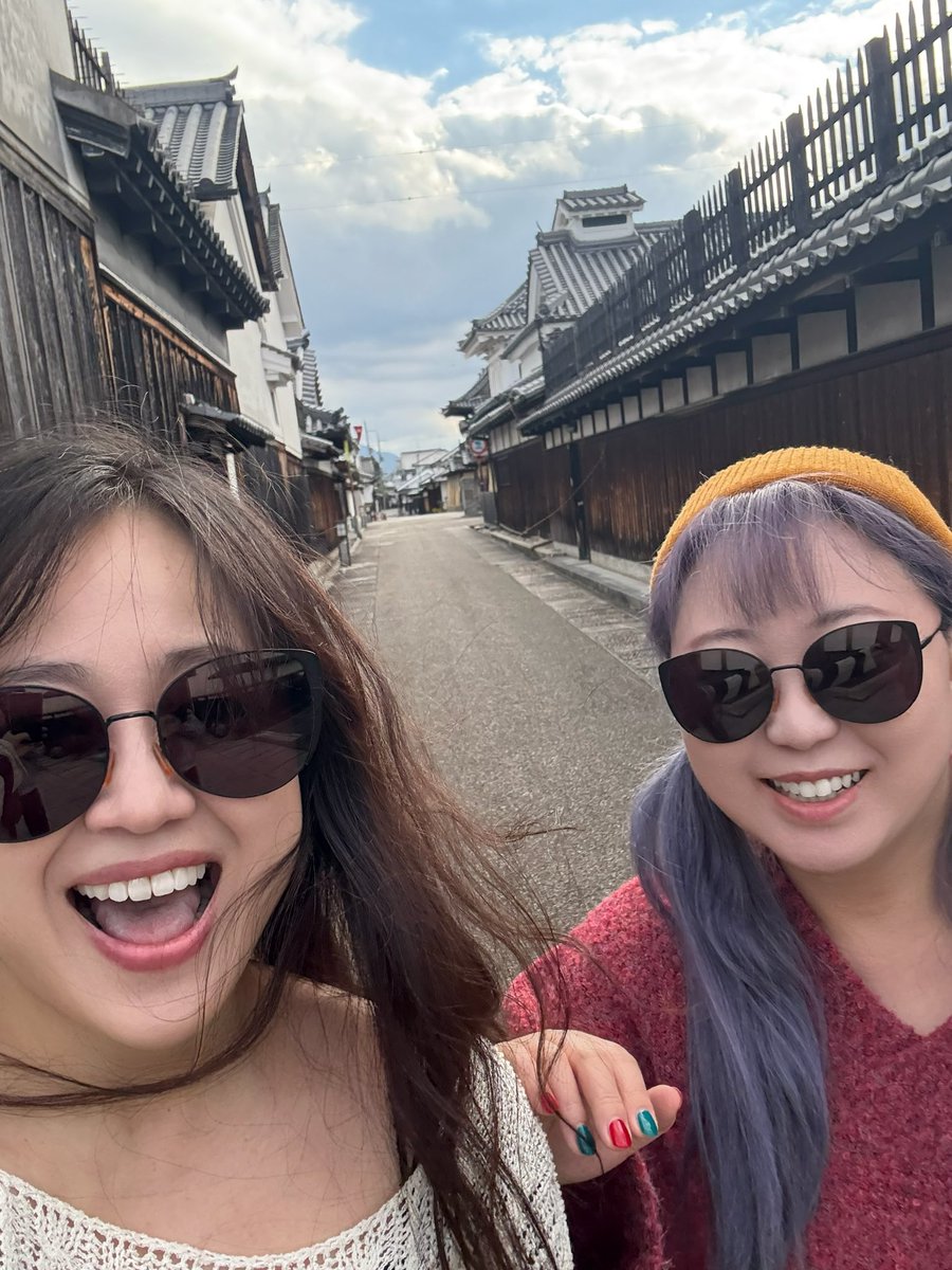 오늘은 세계 여성의 날입니다👭
세상의 모든 시스터즈들이 함께 행복해지기를!
Happy Women‘s Day!!