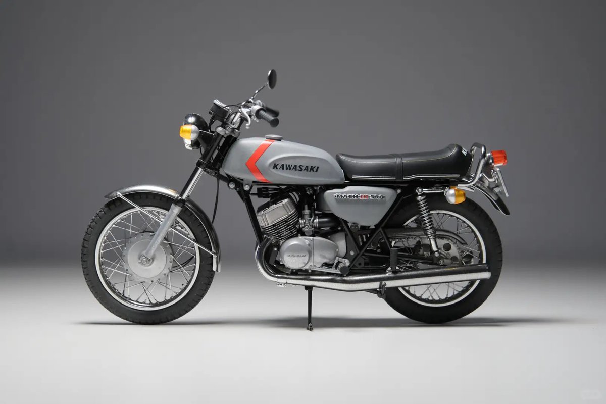 Emily59566605's tweet photo. #Kawasaki #H1Mach https://t.co/5gTw9JFcM1