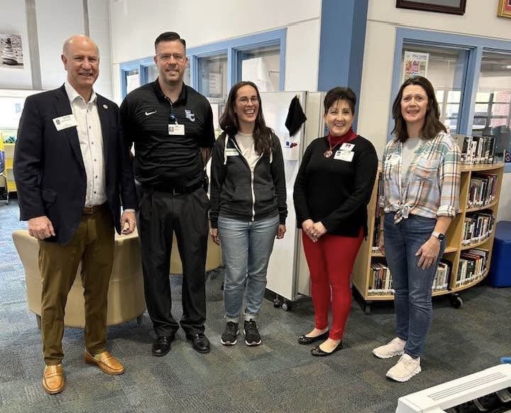 WorthRemick's tweet photo. A @FirstColonialHS Government class made reusable shopping bags today thanks to the great teachers, volunteers and Principal! Glad to participate and support @LRNow and these promising students. Maybe someday I will work there? https://t.co/GkDq4Ud5Rw