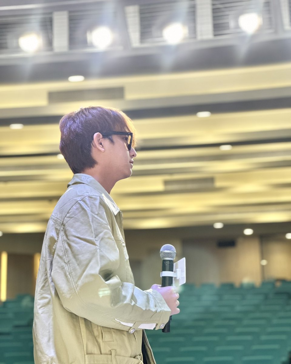 奇萌已经准备好为大家带来欢乐啦 Chimon 1st Fansign in Shanghai ✨ 准备开始💛

ชิม่อน เตรียมมอบความสุขให้ทุกคนแล้วครับ ในงาน Chimon 1st Fansign in Shanghai ✨ เดี๋ยวมาเจอกันนะคร้าบบบ 💛

#ChimonFansignShanghai
#GMMTV