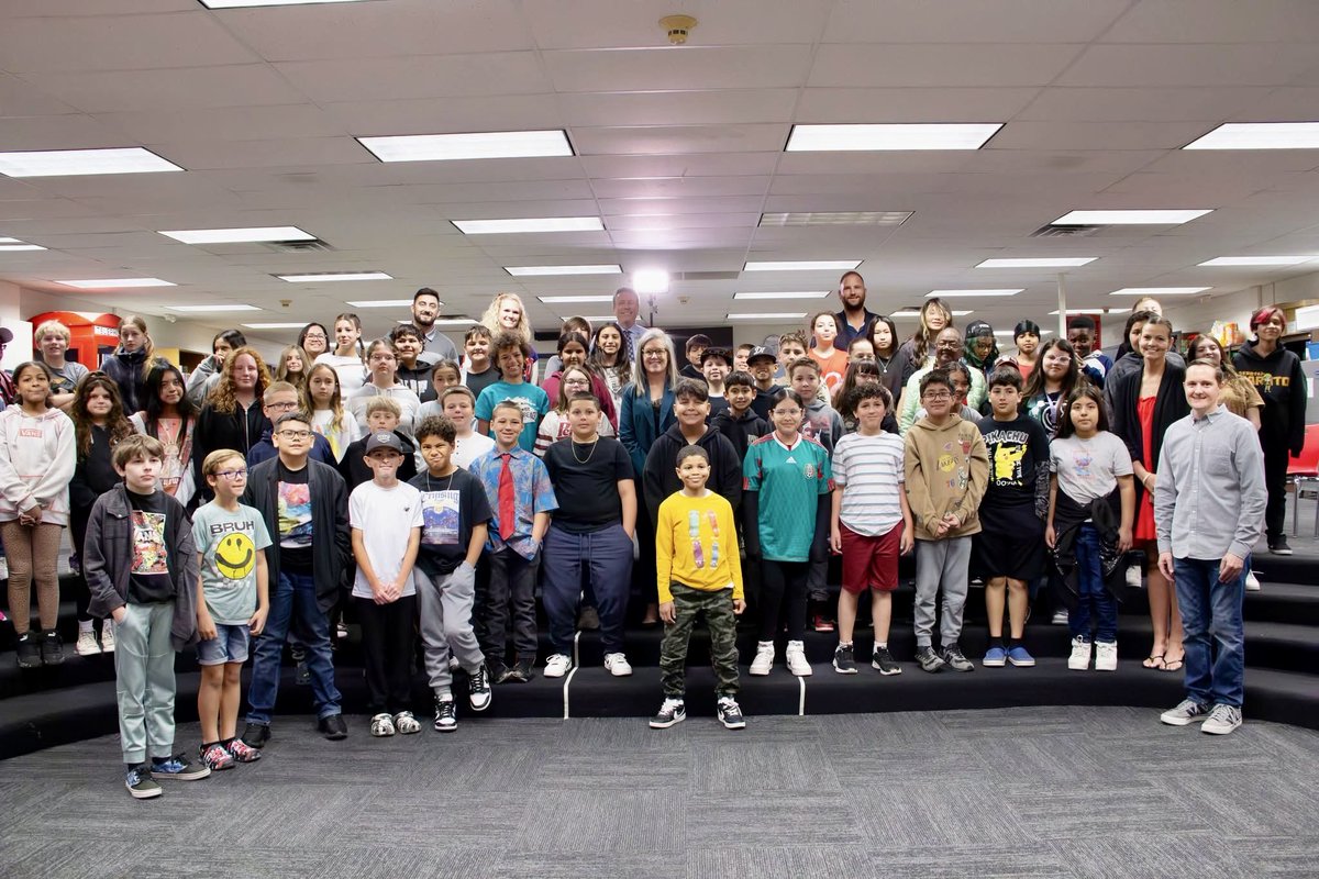 Kyle Clayton Gore (@kyleclaytongore) on Twitter photo Thank you <a href="/GovernorHobbs/">Governor Katie Hobbs</a> for visiting the Washington Elementary School District for Read Across America! Thank you <a href="/GovernorHobbs/">Governor Katie Hobbs</a> for visiting the Washington Elementary School District for Read Across America!