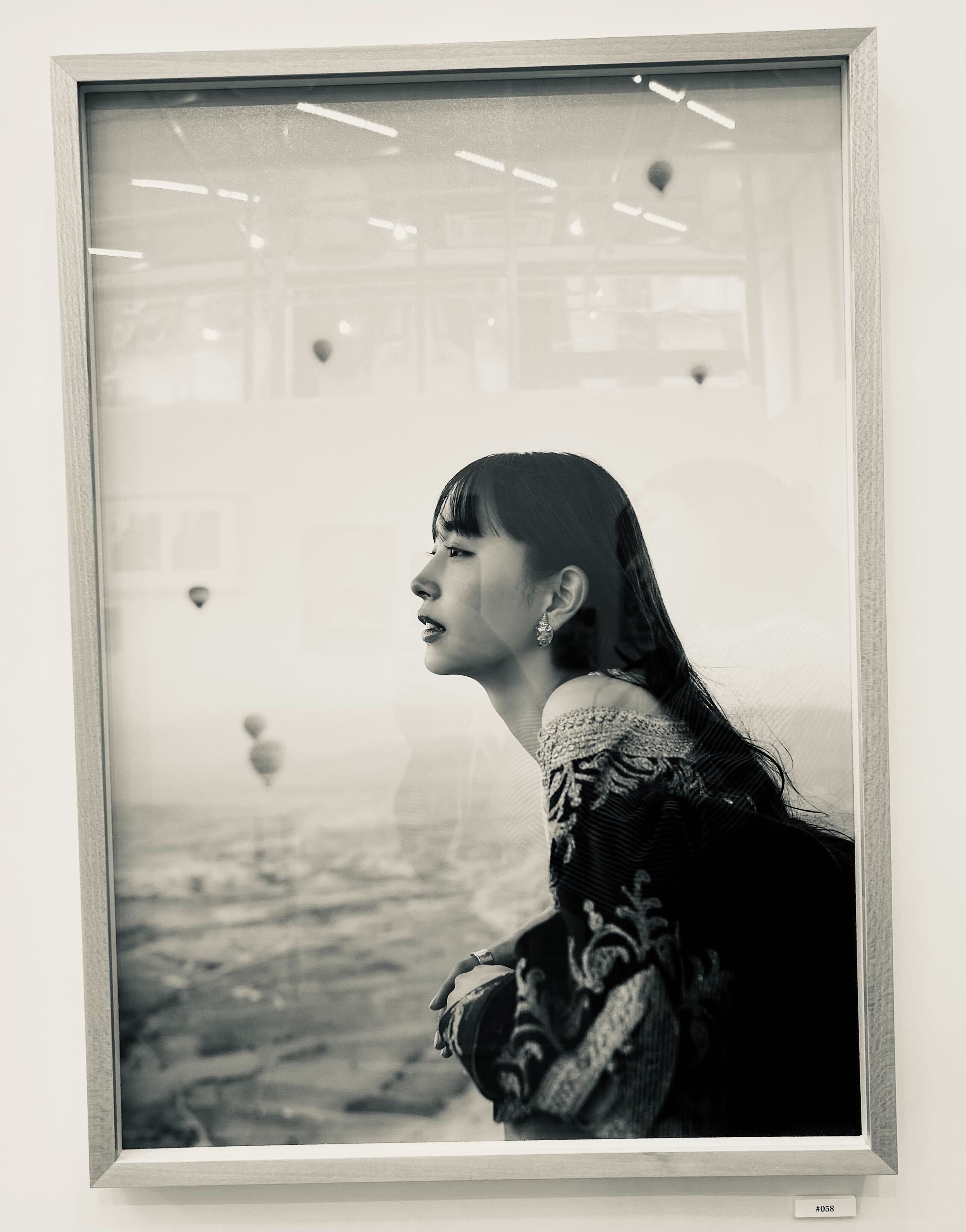 井桁弘恵 直筆サイン入り 写真展 つかのま アクリルフォトフレーム tokyoarts gallery on X: 
