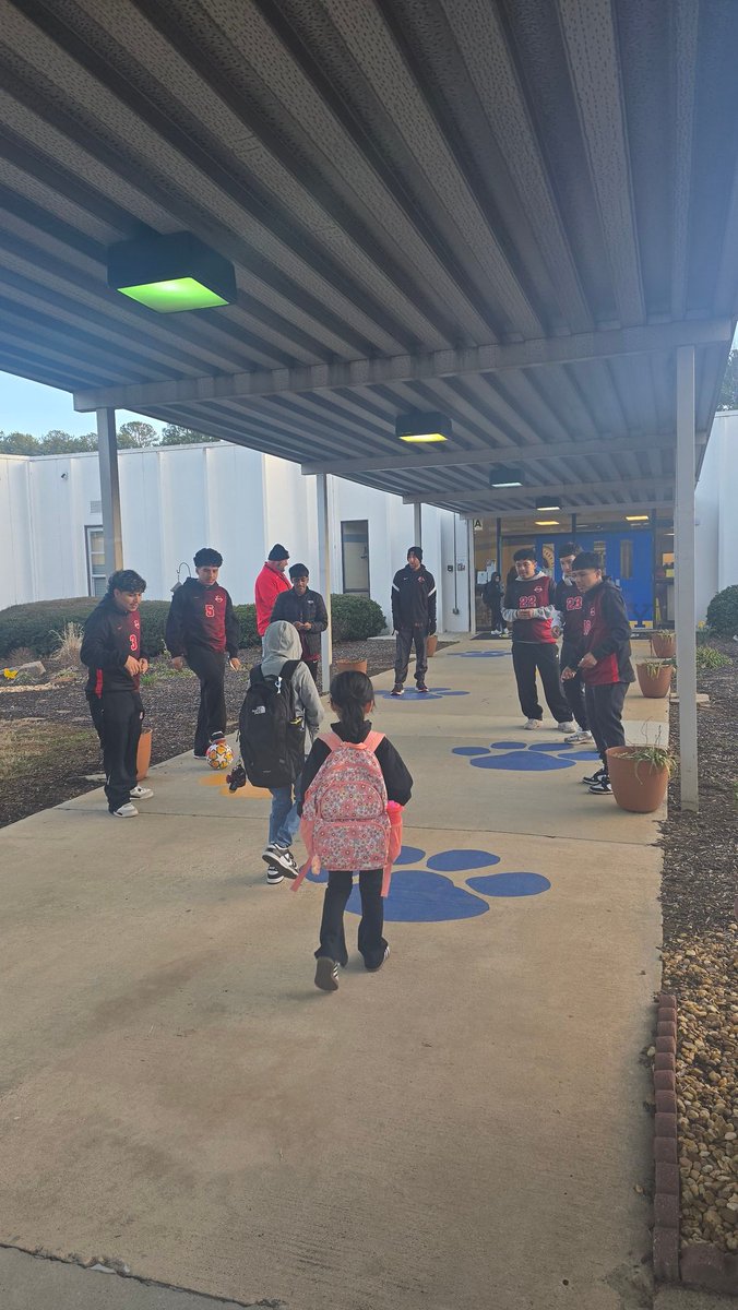 Dr. Daphney Mills tweet media