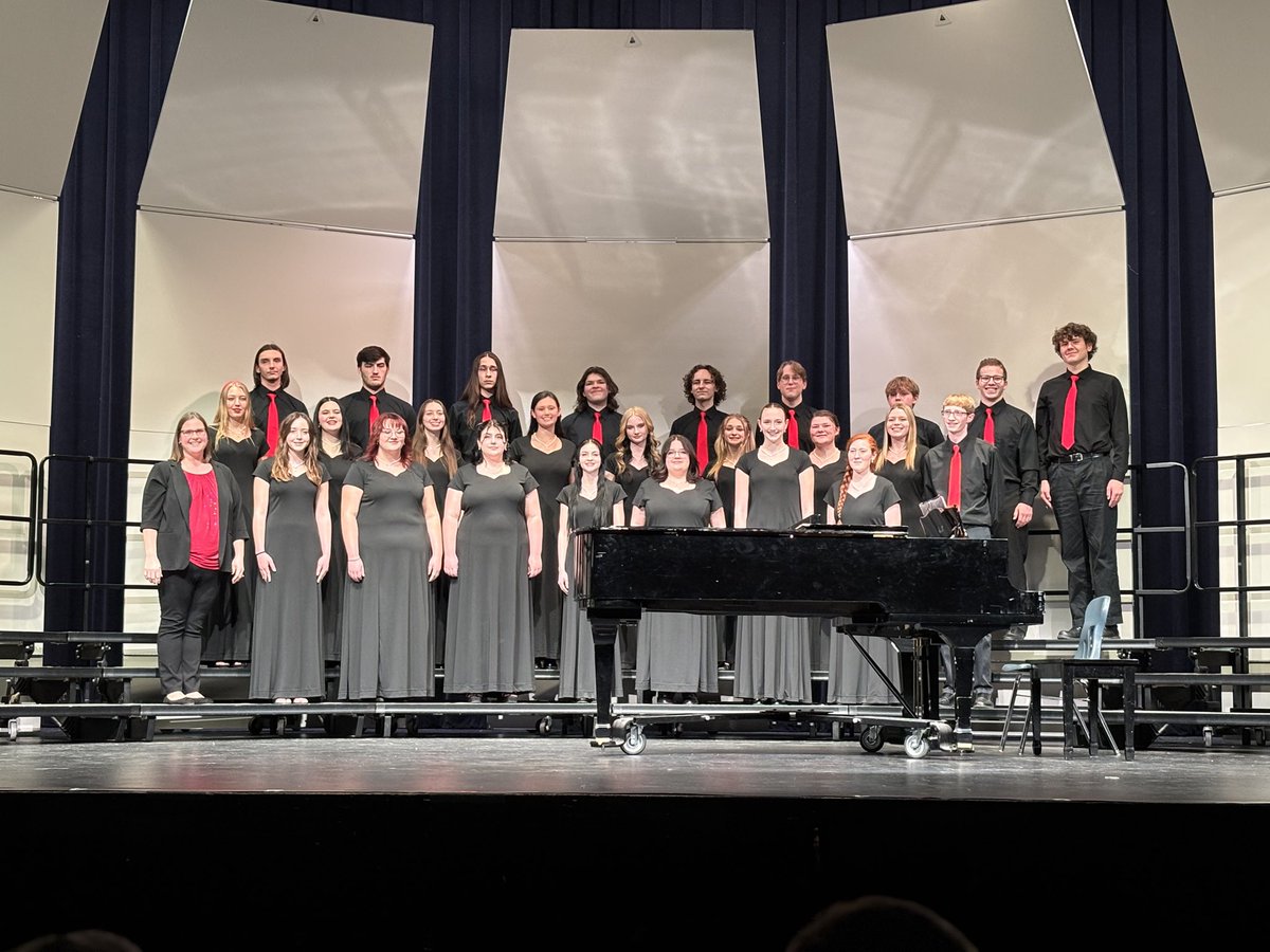 Congratulations to the Chamber Singers on their Excellent Rating at OMEA Large Group Contest! They had an amazing performance!!