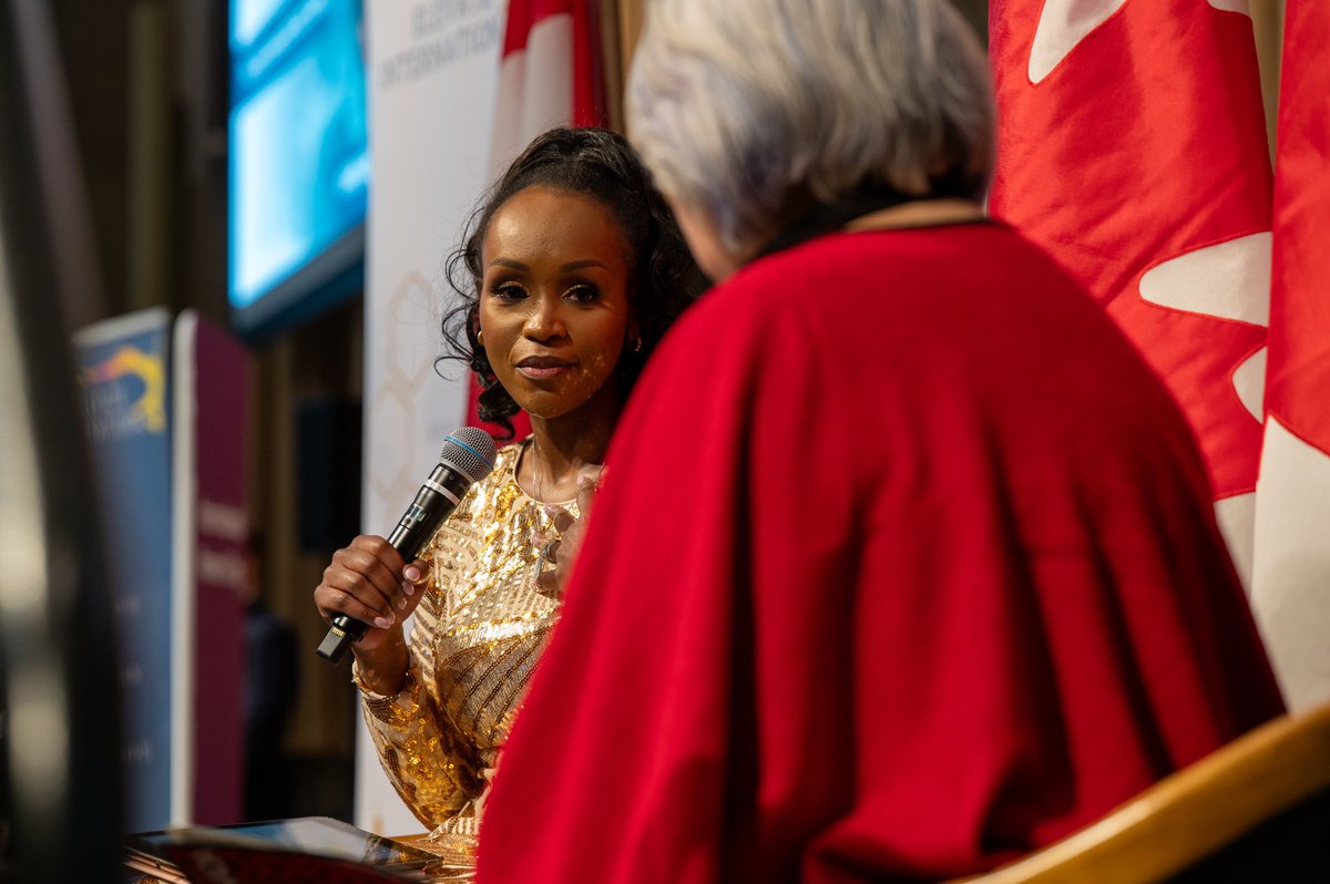 À la veille de la #JIF2025, la #GGSimon a participé à une discussion inspirante sur le leadership et le legs des femmes lors de la #JIF sur la Colline organisée par @ElevateIntlorg. Ses paroles ont interpellé les 500+ personnes réunies pour célébrer les réalisations des femmes.