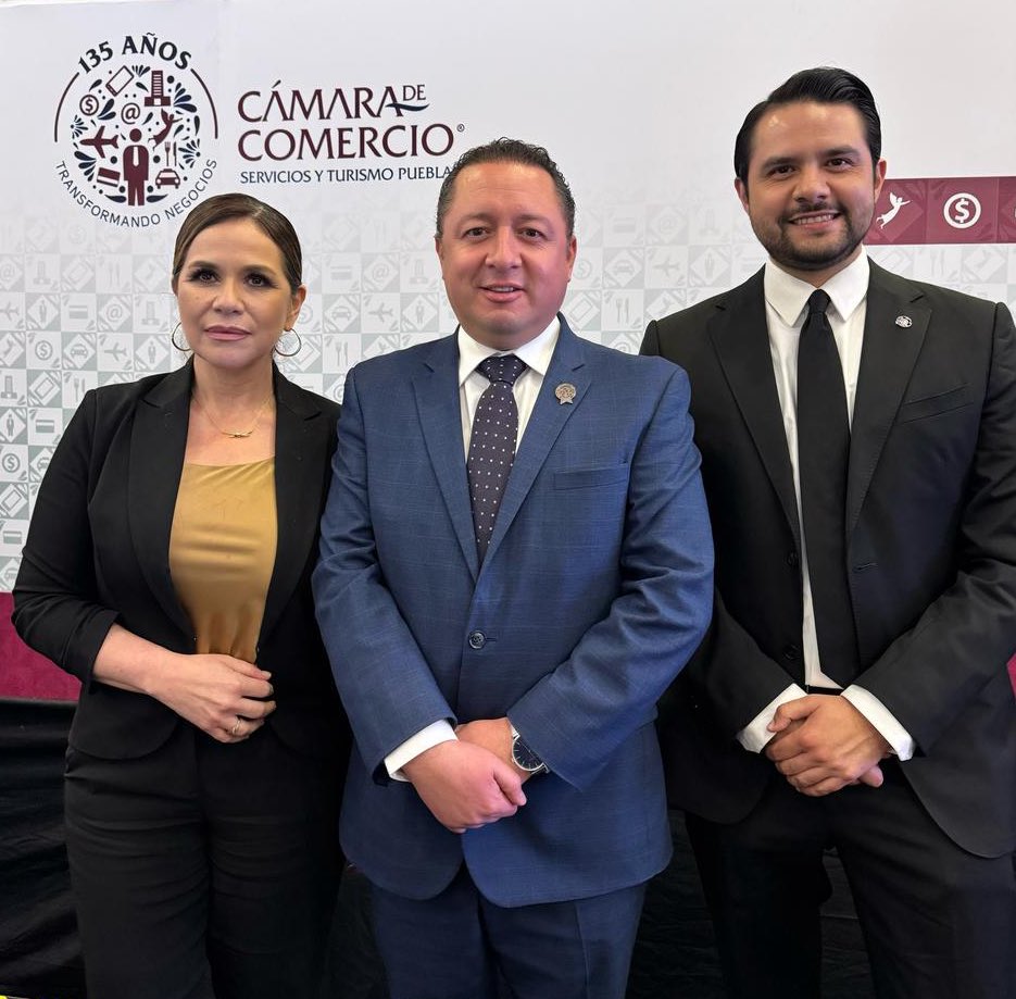 CoparmexPuebla's tweet image. Felicitamos a @JPCISNEROSM, por su ratificación como Presidente de @CANACOPUEBLA1 

Te deseamos el mayor de los éxitos en esta encomienda de representar a este importante sector 👏🏻