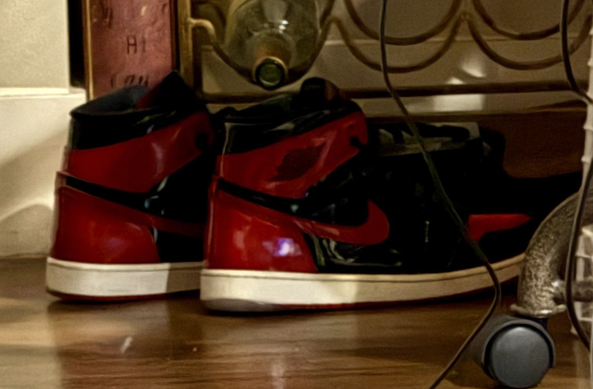 skateshoeguy's tweet photo. My kicks tonight #airjordan1 #bred #bredtoe #patent #patentbreds https://t.co/lTBrq4XYYW
