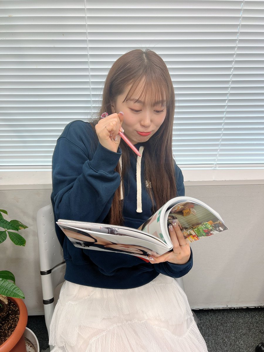iRistation's tweet photo. #リスステ YouTube文化放送A&amp;Gチャンネルで最新回が配信中！

ちゃんと熟読してました🩵🧡

⇨1週間無料配信

https://t.co/7rapgtvA88 https://t.co/eJeUF5M5EV