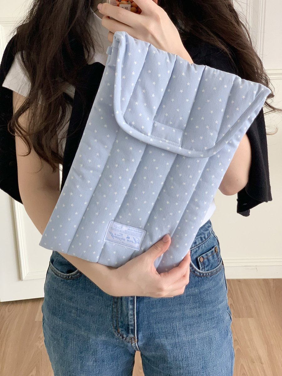 Olivet (@olivet_official) on Twitter photo #rt ์ถ์ฒจ ํ ๋ถ๊ป ํ์ฐ์น๋ฅผ ์ ๋ฌผ๋ก ๋ณด๋ด๋๋ ค์
padded digital, book pouch (sky star) ๐โจ
๋ด์ผ ์คํ 1์,
์ฌ๋์ค๋ฌ์ด ์๊ฐ์ ๋ถ, ๋์งํธ ํ์ฐ์น๊ฐ ์คํํฉ๋๋ค!
์คํ ๊ธฐ๋
10% ํ ์ธ๋ ๊ฐ๊ฒฉ์ผ๋ก ๋ง๋๋ณด์ค ์ ์์ด์
B6, 13inch, 15-16inch 3๊ฐ์ง ์ฌ์ด์ฆ๋ก ์ถ์๋ฉ๋๋ค
olivet.kr #rt ์ถ์ฒจ ํ ๋ถ๊ป ํ์ฐ์น๋ฅผ ์ ๋ฌผ๋ก ๋ณด๋ด๋๋ ค์
padded digital, book pouch (sky star) ๐โจ
๋ด์ผ ์คํ 1์,
์ฌ๋์ค๋ฌ์ด ์๊ฐ์ ๋ถ, ๋์งํธ ํ์ฐ์น๊ฐ ์คํํฉ๋๋ค!
์คํ ๊ธฐ๋
10% ํ ์ธ๋ ๊ฐ๊ฒฉ์ผ๋ก ๋ง๋๋ณด์ค ์ ์์ด์
B6, 13inch, 15-16inch 3๊ฐ์ง ์ฌ์ด์ฆ๋ก ์ถ์๋ฉ๋๋ค
olivet.kr