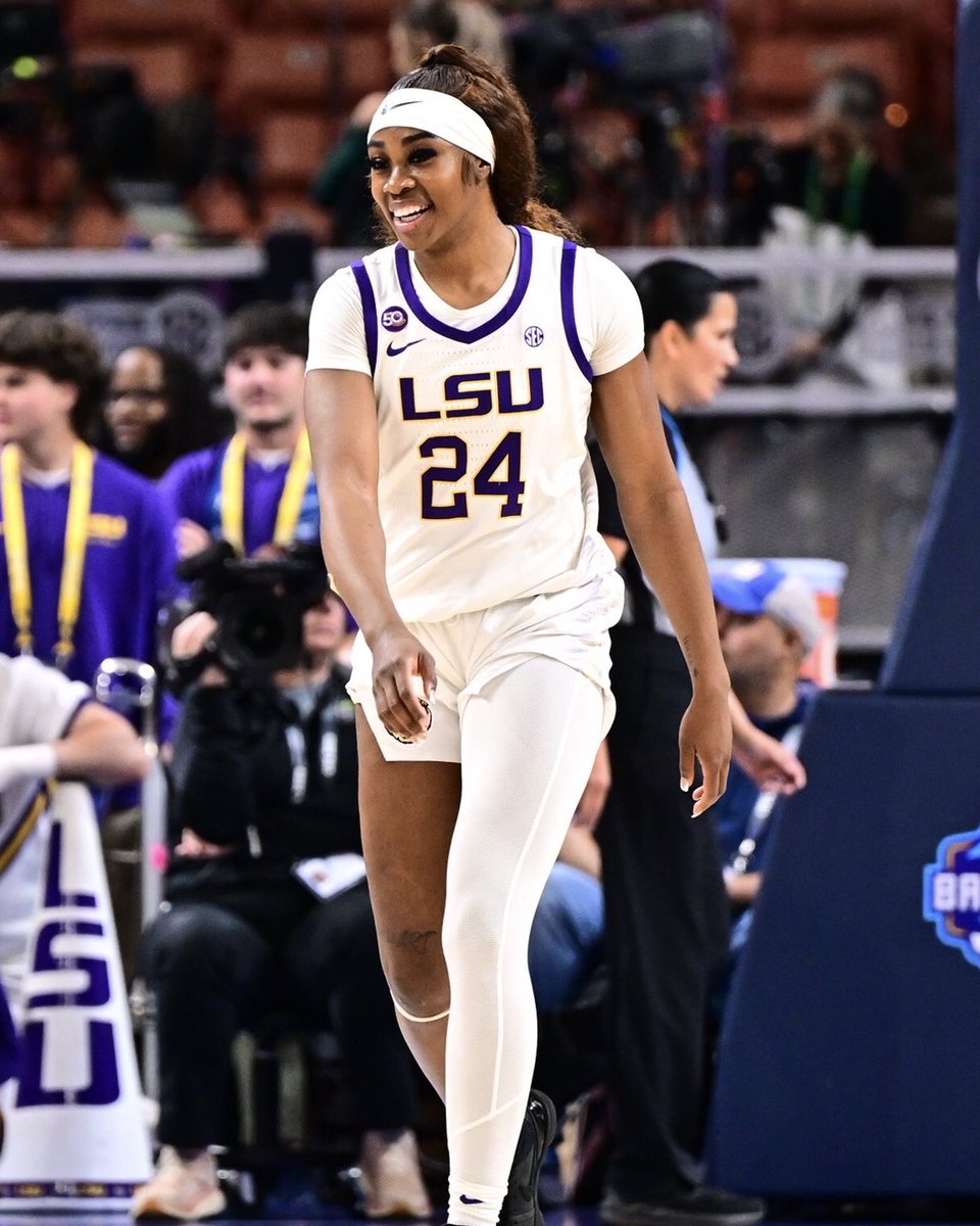sportingnews's tweet image. Aneesah Morrow in LSU&apos;s W over Florida 💪

◽️ 36 points (season high)
◽️ 14 rebounds
◽️ 15/21 FG 

📸: @LSUwbkb