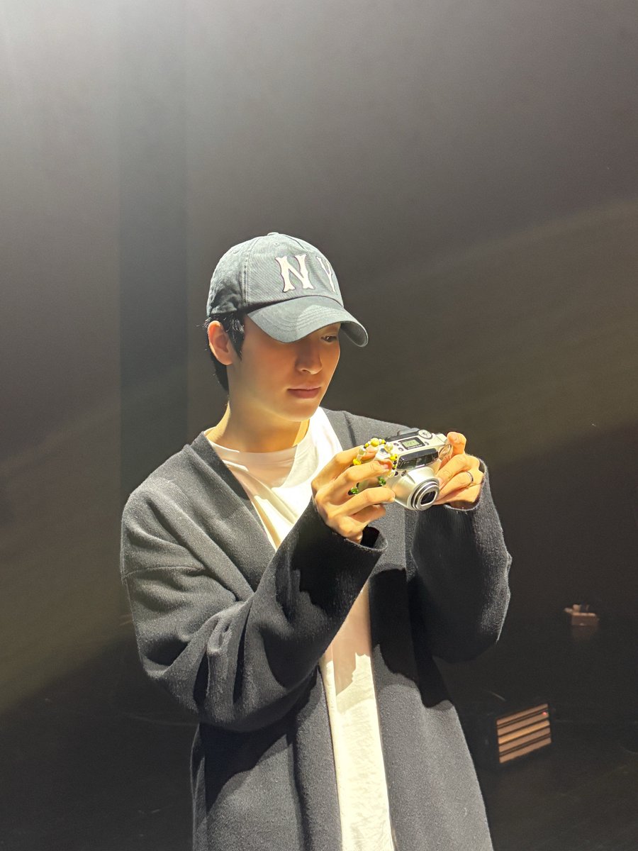 [📸] 2025 Film Open : 上淵展 '상연전'🎙️

준비 완료🫶🏻

#THEBOYZ #더보이즈
#SANGYEON #상연
#FilmOpen #상연전