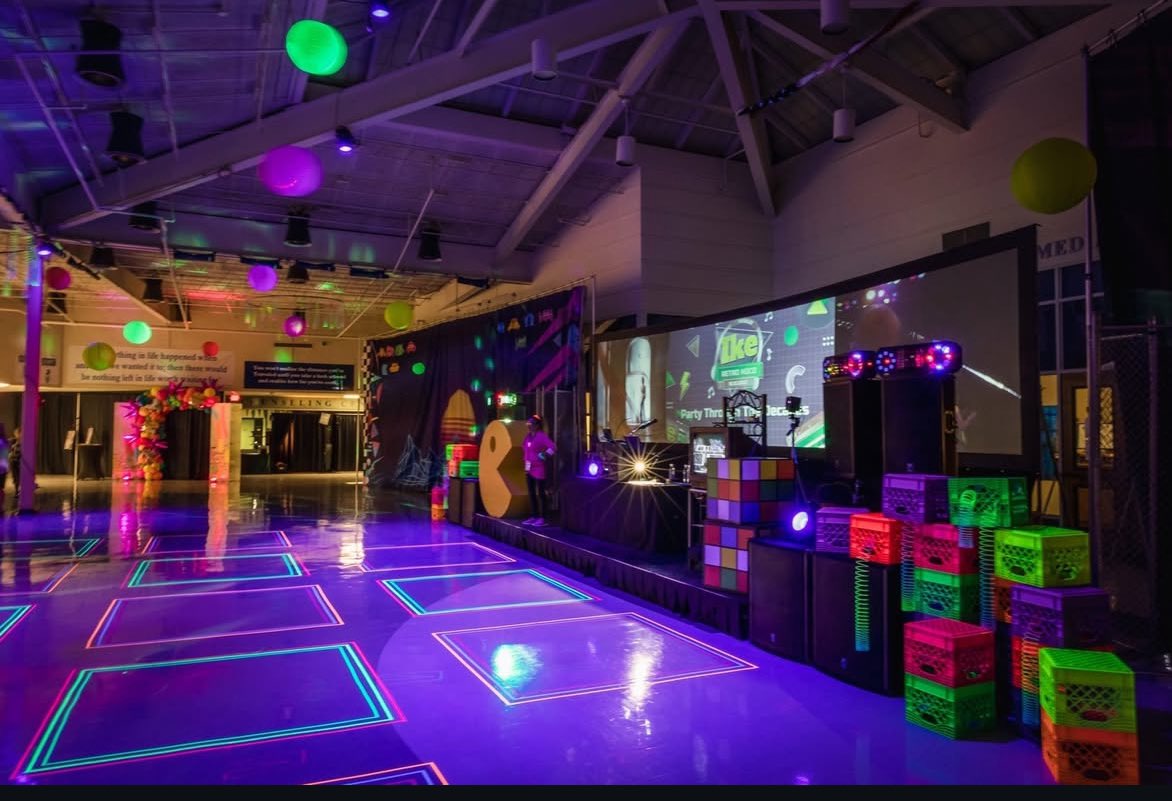 Such a fun way to celebrate student achievement! Our client hosted a glow party for students and our blacklights added the perfect touch!