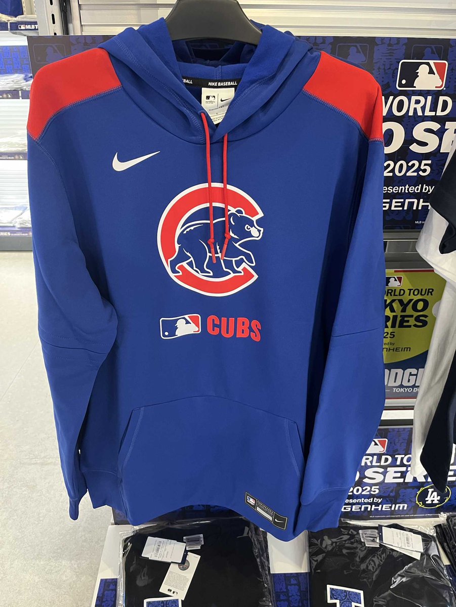 RED_TOKYOTOWER's tweet image. 『MLB TOKYO SERIES 2025 Presented by Guggenheim』開催記念ポップアップ開催中🗼

本日もたくさんの新商品が入荷しています⚾
皆様のご来場お待ちしております！

📍東京タワー フットタウン1階
⏰12:00～20:00
#mlb開幕戦 #大谷翔平 #REDBASE #東京タワー