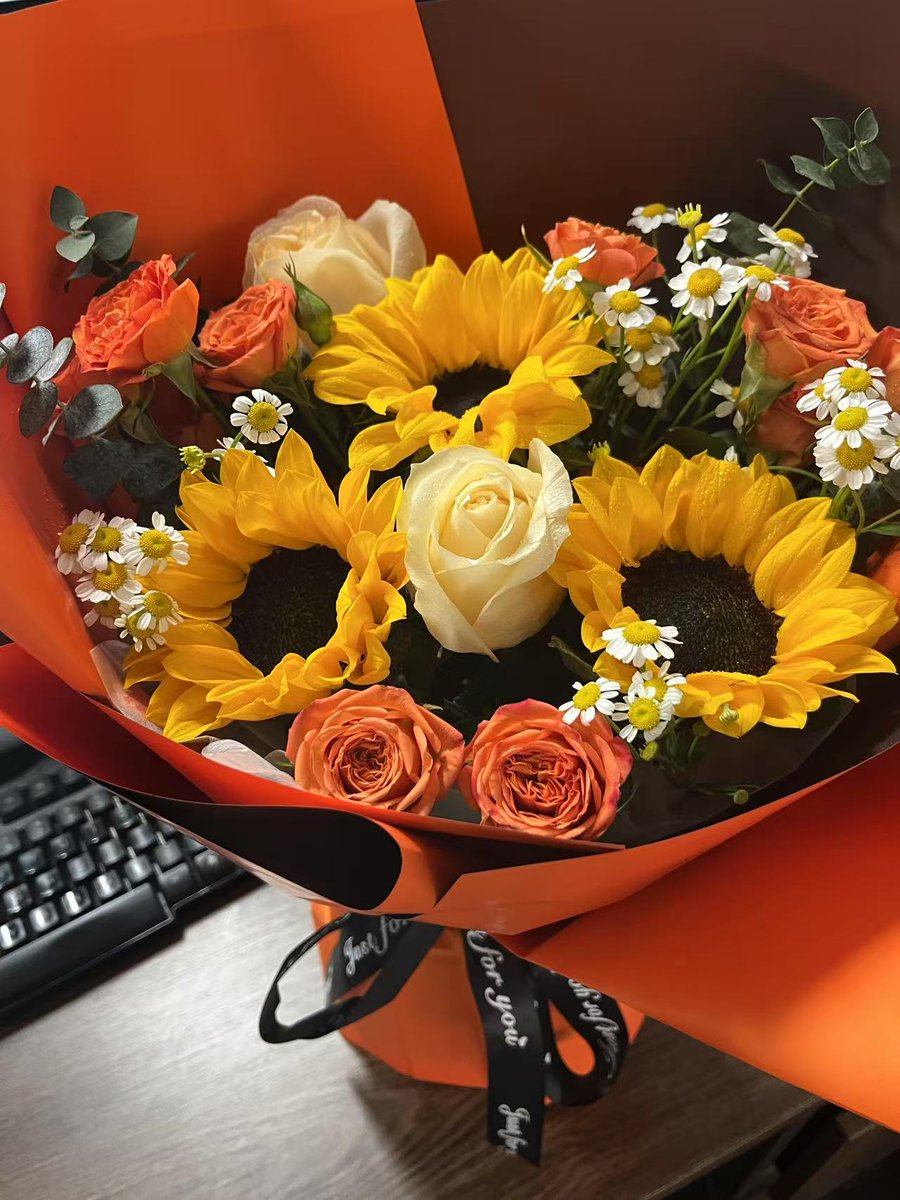 wikiwiki787's tweet photo. Women's Day😜😜🥰🥰 https://t.co/YxEgCsVpDp
