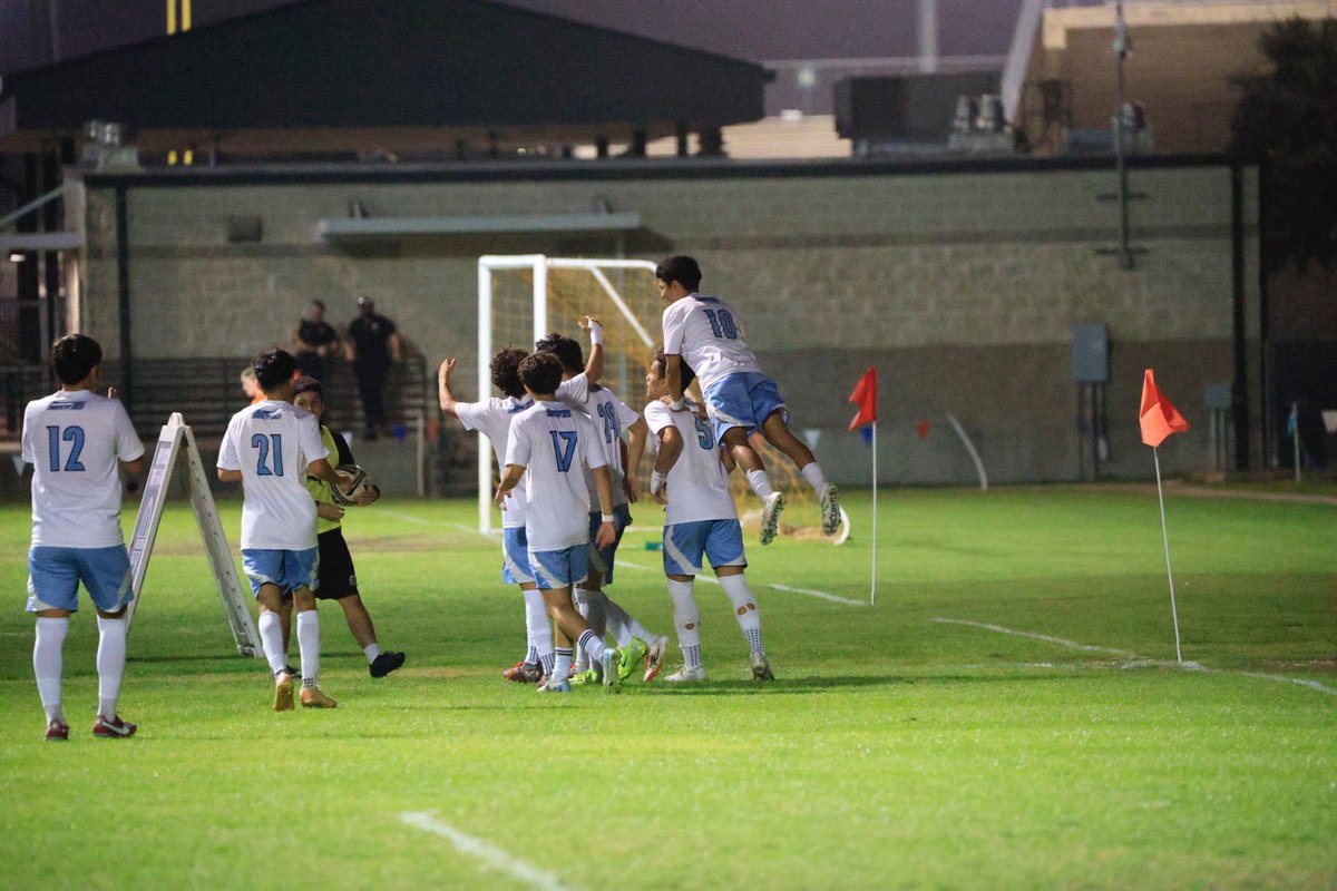 ⚽️ ℍ𝕒𝕣𝕝𝕒𝕟 ℍ𝕒𝕨𝕜𝕤 ⚽️ (@harlansoccer) on Twitter photo Final from NISD#2
Harlan 3-2 Warren
⚽️⚽️<a href="/j05h_22/">josh</a>
⚽️Alijah
🅰️<a href="/bryanturcios18/">Bryan Turcios</a>
#DALE
#HawkYeah
<a href="/NISDHarlan/">Harlan High School</a> Final from NISD#2
Harlan 3-2 Warren
⚽️⚽️<a href="/j05h_22/">josh</a>
⚽️Alijah
🅰️<a href="/bryanturcios18/">Bryan Turcios</a>
#DALE
#HawkYeah
<a href="/NISDHarlan/">Harlan High School</a>
