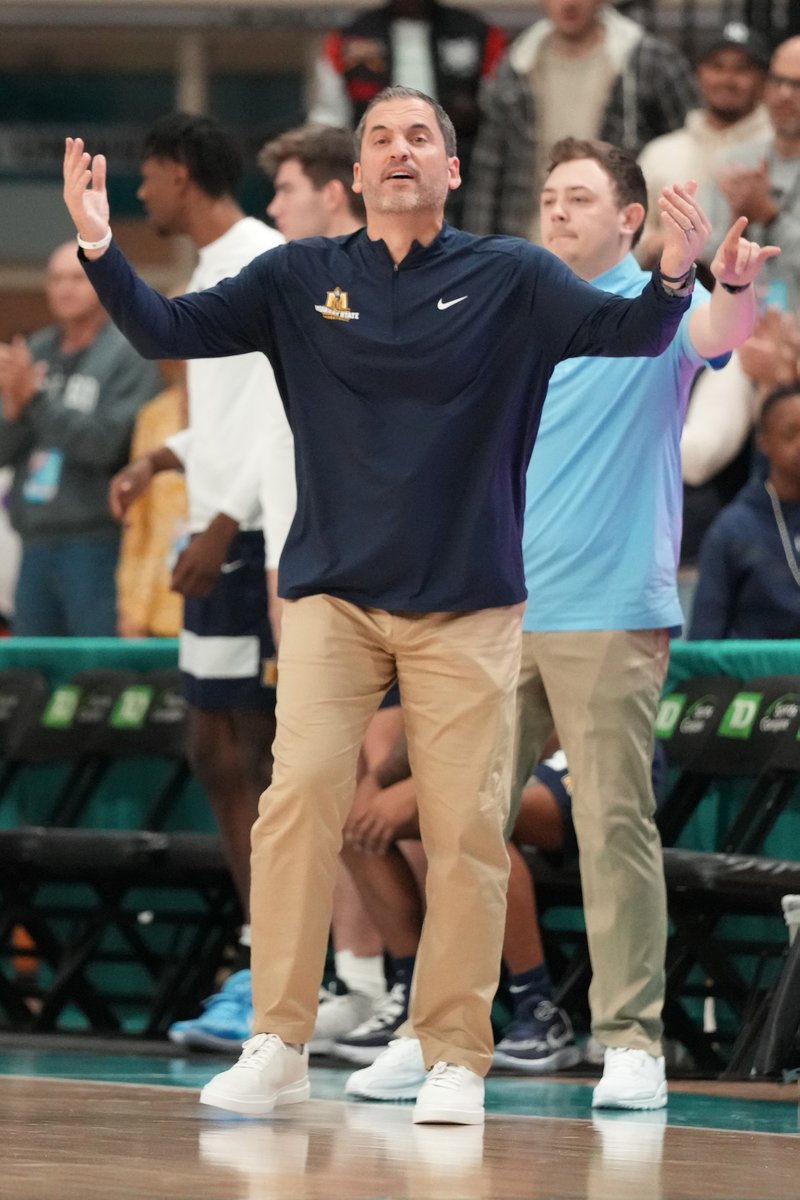 Pete Thamel tweet media