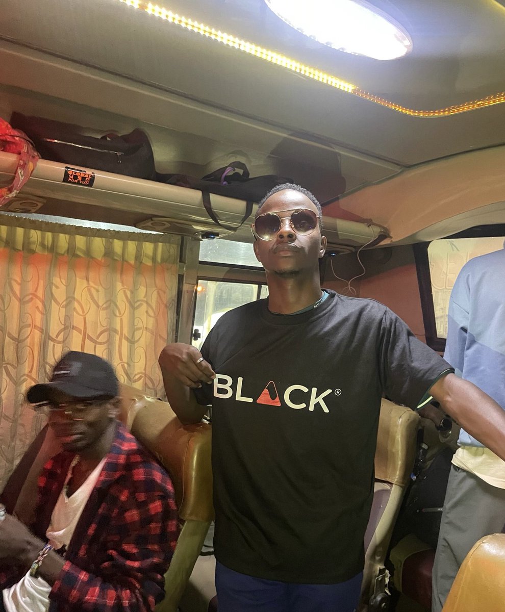 timothyatumanya's tweet photo. #ibasco grand finale with Black
@blacklyfug https://t.co/NUBrk9F4Ez