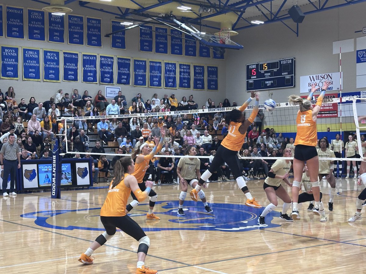 mbonnett5's tweet image. Great night of SEC volleyball in Nashville tonight. ⁦@VandyVolleyball⁩ is back for the first time in 50 years - and they came out swinging.
