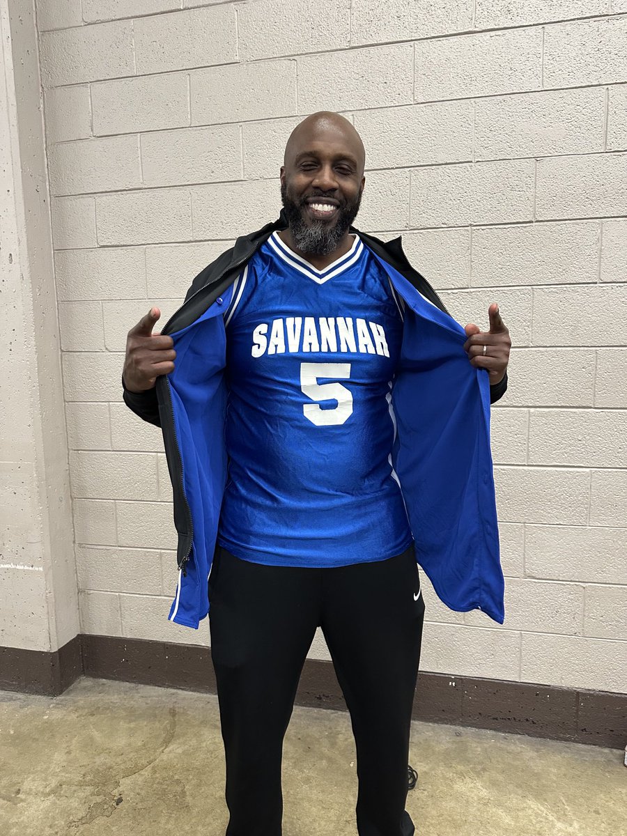 Dougherty coach Bakari Bryant was there to root on his alma mater Savannah High - 27 years after he won a state crown playing for Tim Jordan. He wore his now tight-fitting game jersey from 1998 win over Berkmar ⁦<a href="/Coach_GBrown/">George Brown</a>⁩ ⁦<a href="/KyleSandy355/">Kyle Sandy</a>⁩ ⁦<a href="/CoachChuck142/">Coach Chuck SCJ</a>⁩