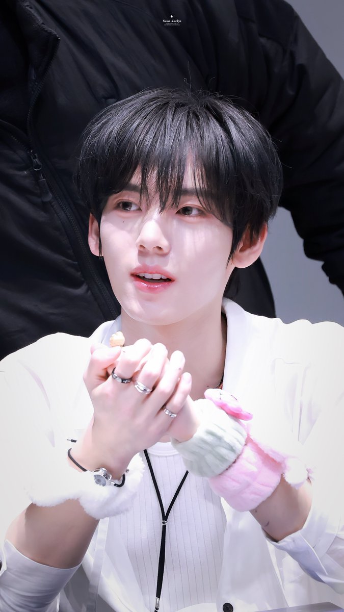 250307

#한유진 #HANYUJIN #ハンユジン #韩维辰 #제로베이스원 #ZEROBASEONE #ZB1