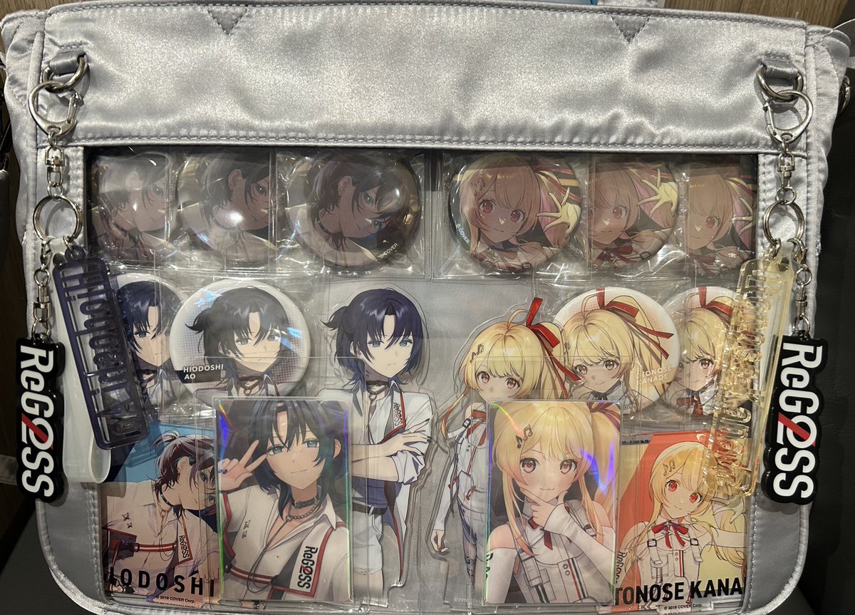 nyam_cha's tweet photo. ロゼットと痛バを作ったです⸜(◍´˘`◍)⸝
ステージ衣装をイメージしてます✨️ 
センスない人間なりにこだわって作ったつもりです( ˶ｰ̀֊ｰ́˶)
痛バもステージ衣装のグッズで組みました！！
今はエキスポ会場楽しんでます♪
STAGE2も参戦なので楽しみにしてます！
 #奏ちゃん見て  #青くんみてみて https://t.co/lrEeE2LKjW