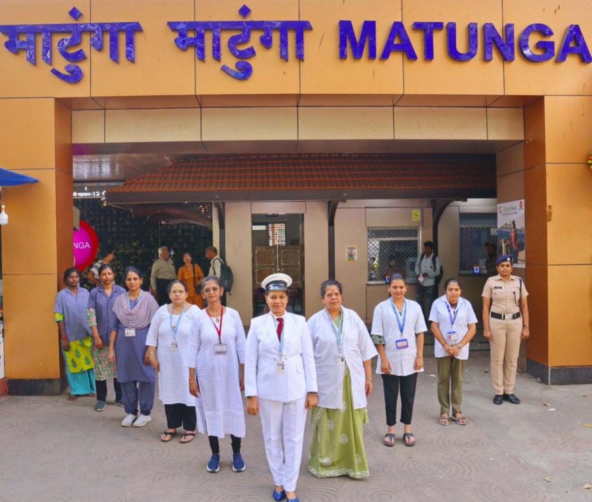 drmmumbaicr's tweet photo. #InternationalWomensDay2025
#MatungaStation
India’s first all-women-staffed railway station, operational since 2017,
Recognized by the Limca Book of Records,
symbol of Women's progress & empowerment.
@Central_Railway @RailMinIndia https://t.co/XbUx677Xah
