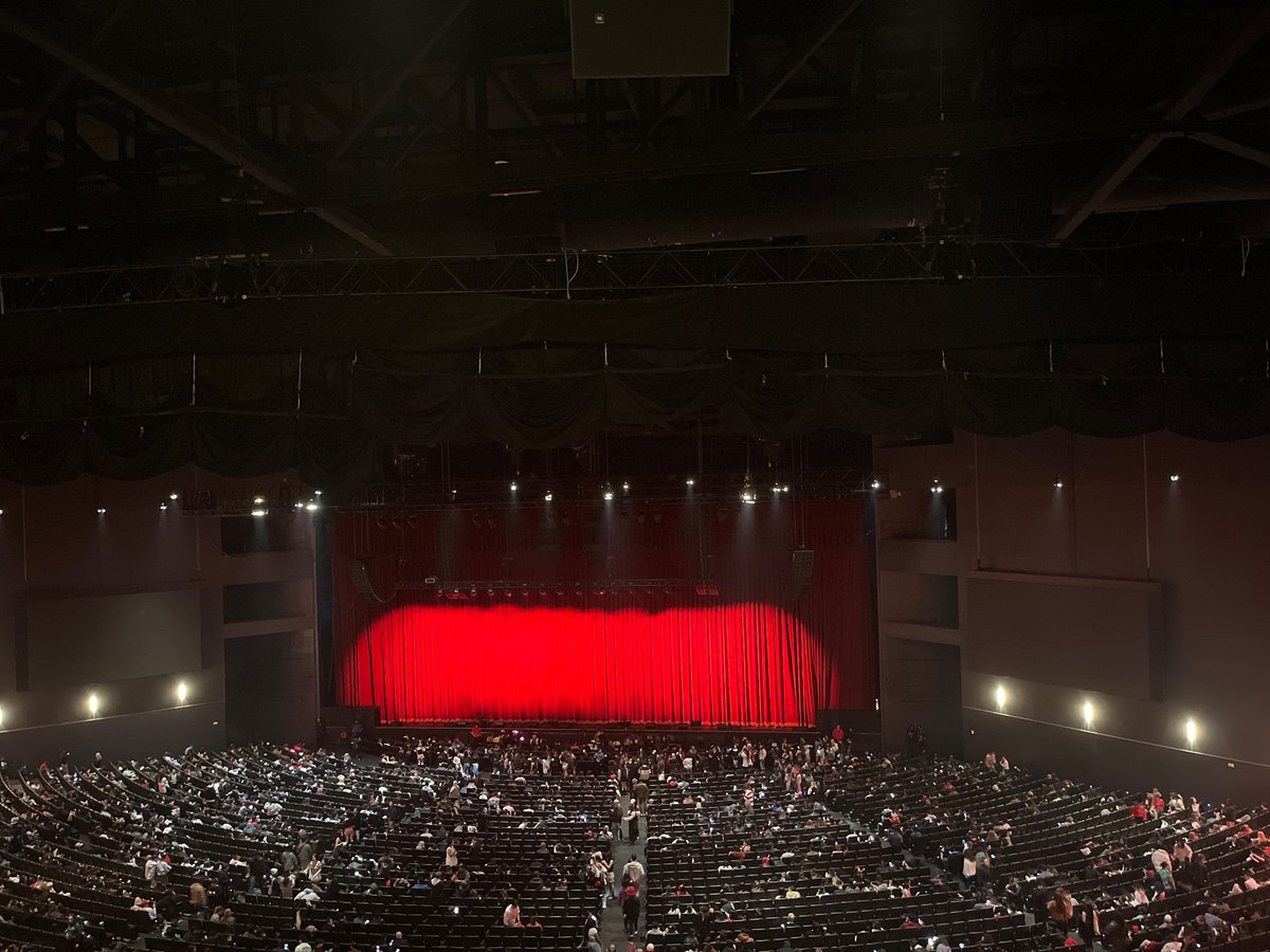 DairisSC77's tweet image. SEATED FOR THE QUEEN
#RubyExperience #JENNIE #EXTRAL