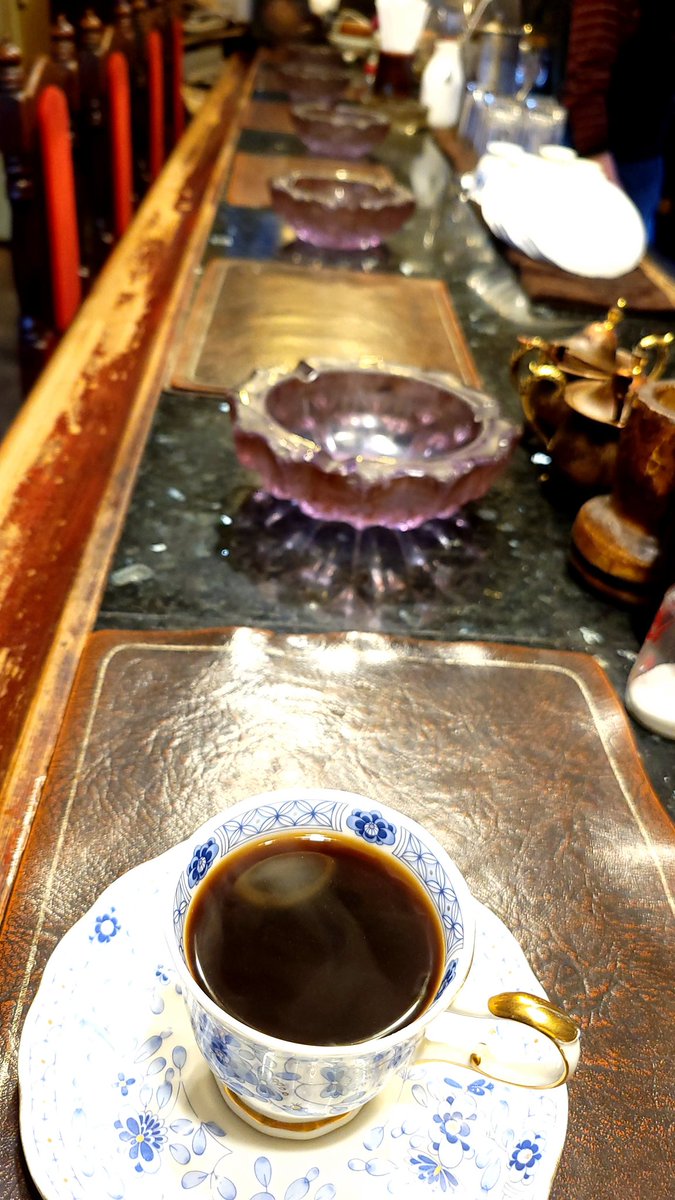 とある温泉街にある、昔からある喫茶店。
ここの雰囲気とコーヒーがたまらなく好き☕