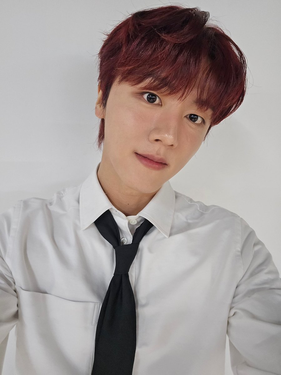 즐거운 주말 보내요😊

#SF9 #YOUNGBIN